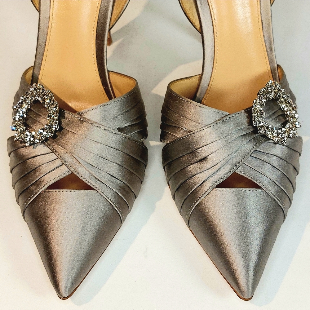 Gianvito Rossi silver satin crystal embellished pumps, EU40, EUC